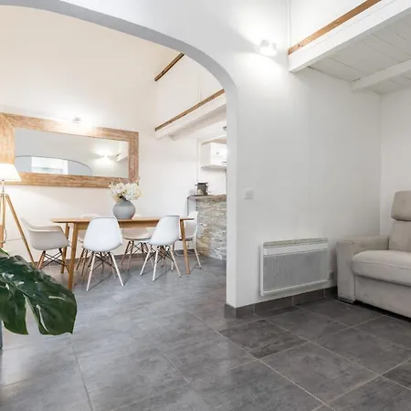 Duplex In Rue De La Prefecture Old Town 2 Bdrs Ницца