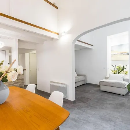 Duplex In Rue De La Prefecture Old Town 2 Bdrs Apartment *
