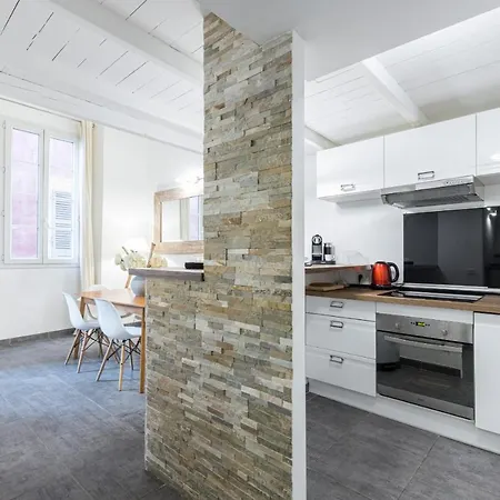 Duplex In Rue De La Prefecture Old Town 2 Bdrs